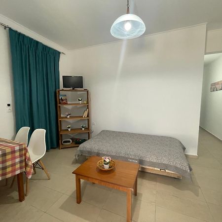 Majestic Sunset Apartment มัสติคารี ภายนอก รูปภาพ
