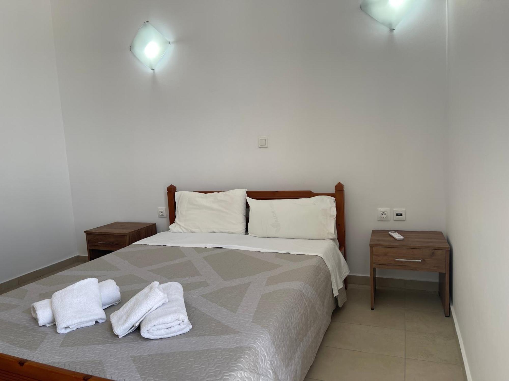 Majestic Sunset Apartment มัสติคารี ภายนอก รูปภาพ